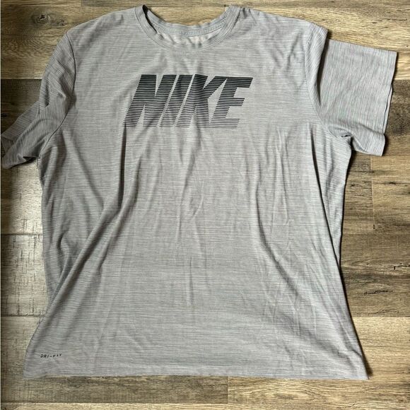 MEN NIKE DRI FIT SHIRT SIZE XXL - Picture 1 of 3